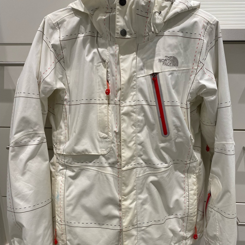 The North Face Women's White and Red Ski Jacket size M